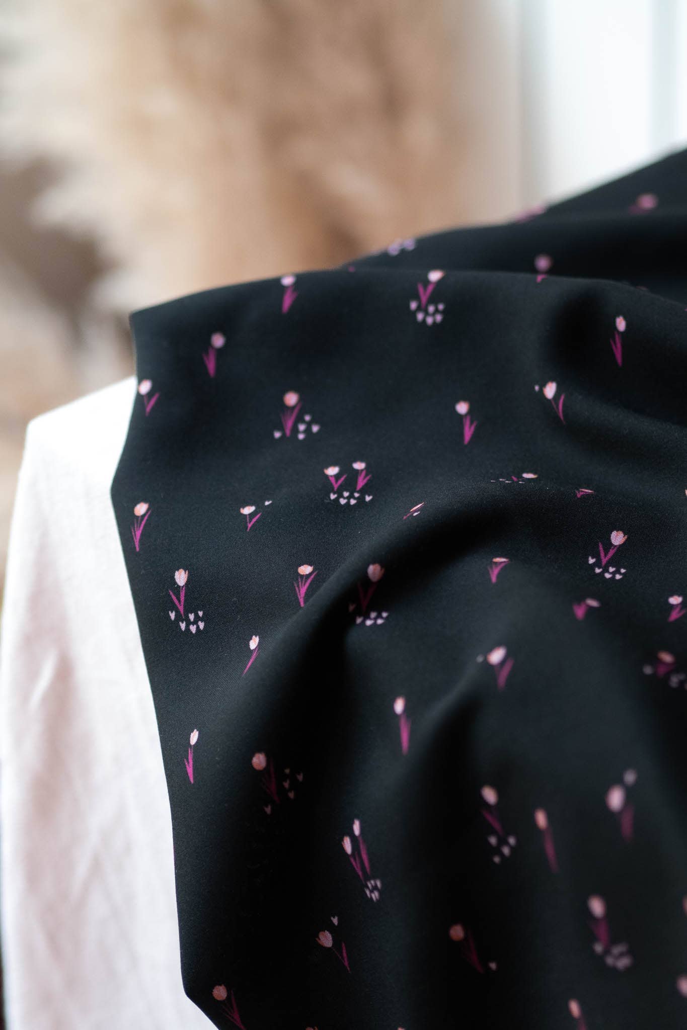 Viscose BLOOM EVERY DAY NOIR - LISE TAILOR- par 10 cm